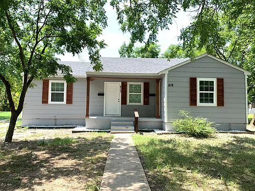 417 NE 18th St Photo 1