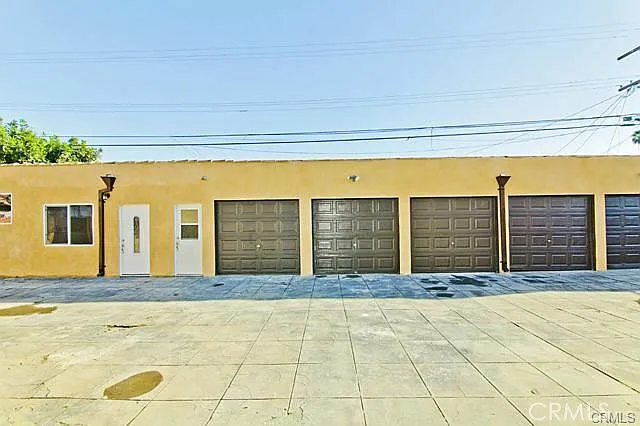626 W 59th Pl — Photo 10