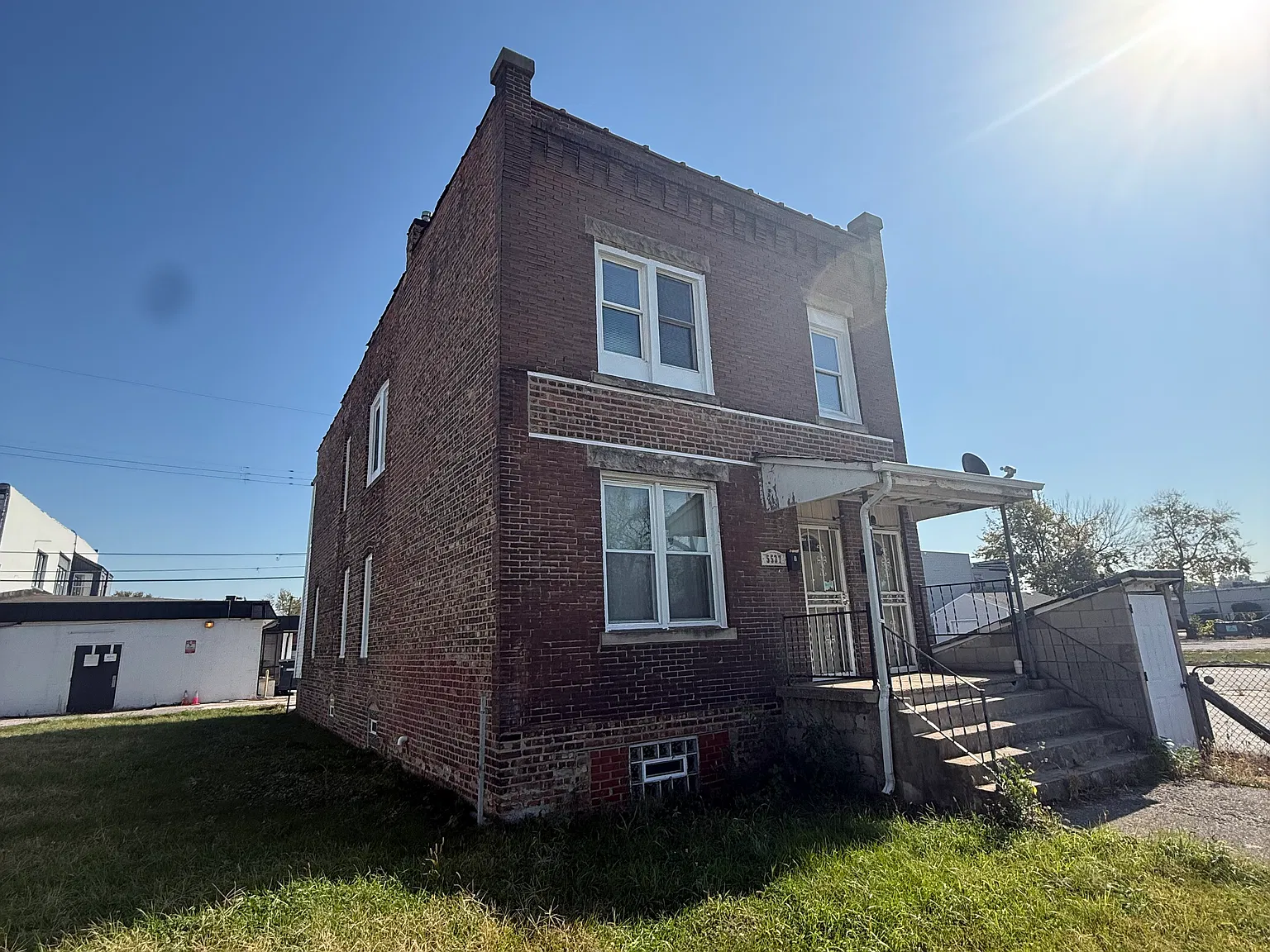 4 bed, 1000 sqft, $1,700 — Photo 3
