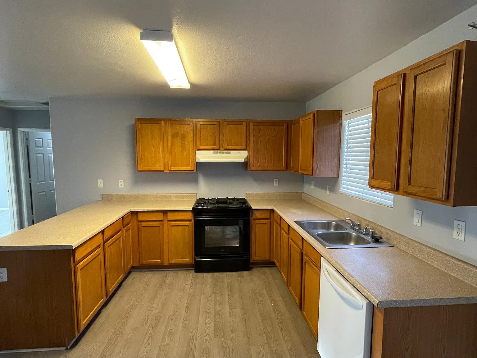 3 bed, 1262 sqft, $1,650 — Photo 3