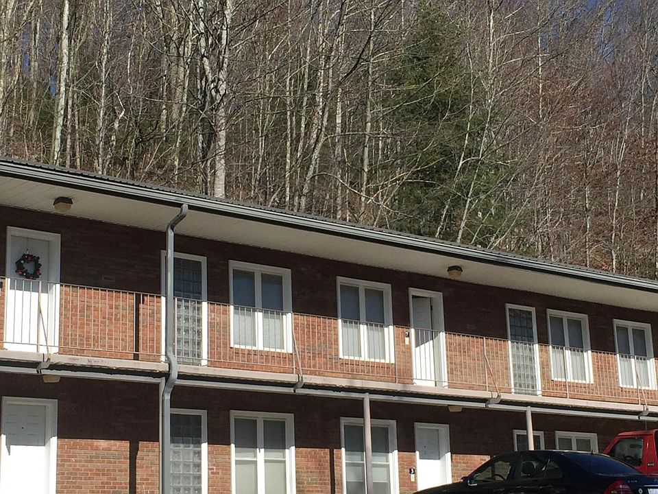 Front of building, 2nd floor unit