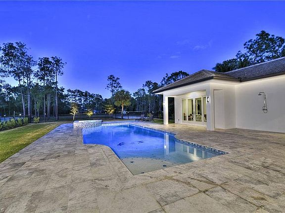 3rd image of 6521 Bottlebrush Ln
