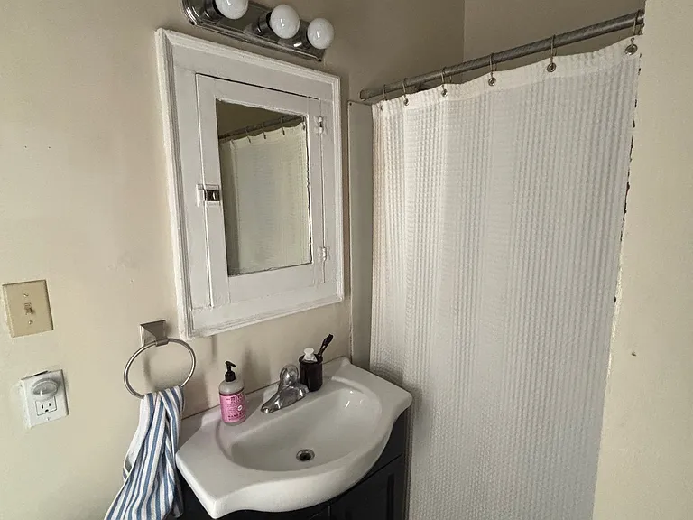 997 Neil Ave #2 — Photo 9