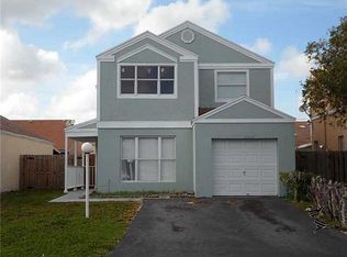 10043 SW 222nd St, Cutler Bay, FL 33190