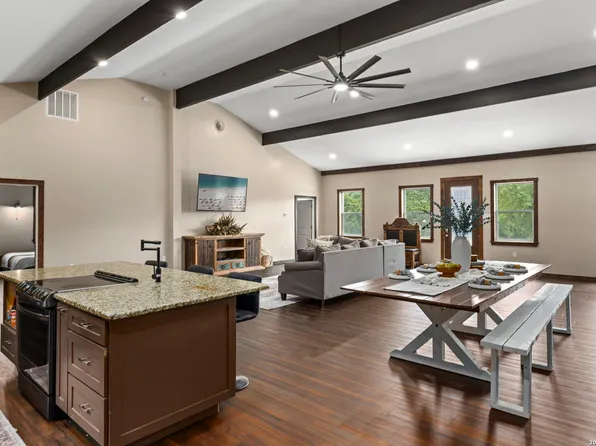 486 Camino Real Rd, Kerrville, TX 78028