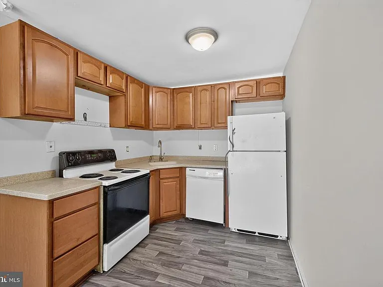 1001 White Oak Rd — Photo 12