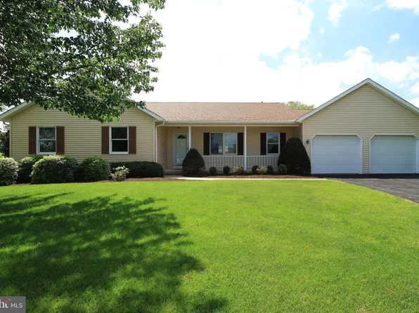 1110 E Springfield Dr, Bellefonte, PA 16823