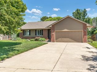 2418 N Pine Grove St, Wichita, KS 67205