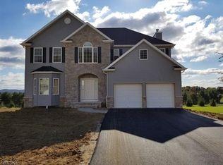 17 Jacob Way, Phillipsburg, NJ 08865