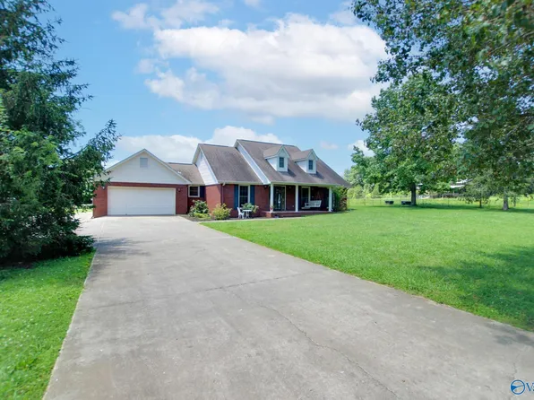 284 Laid Back Ln, Hazel Green, AL 35750