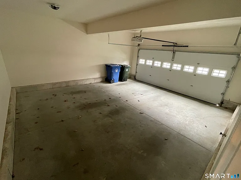 28 Woodside Broadmoor Dr — Photo 7