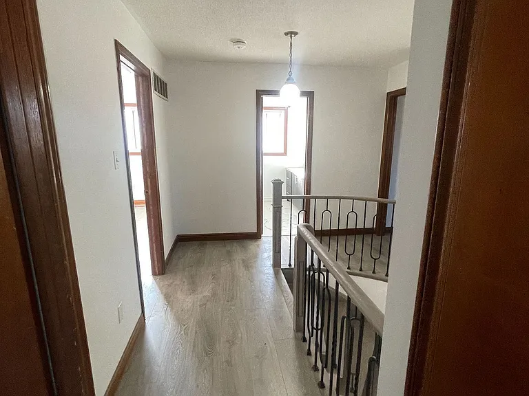 60 Normandy Cres #MAIN — Photo 11