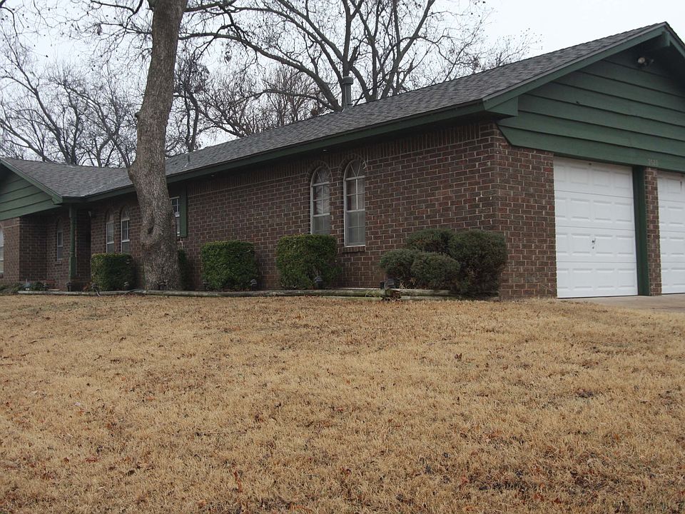 2628 N. McMillan, Corner Lot