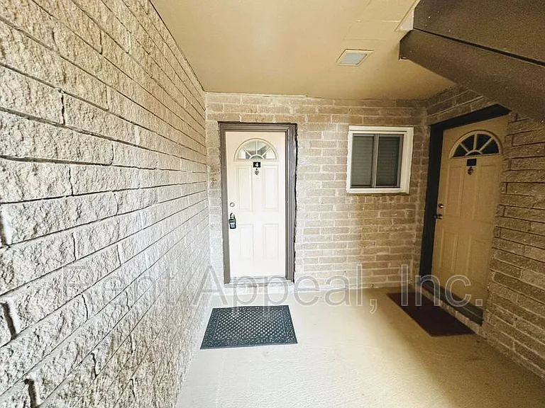 346 Carpenter Dr — Photo 3