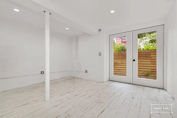 Rented by Grand & Co. | media 12