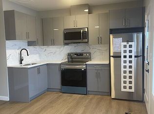 379 Lucas Blvd NW, Calgary, AB T3P 1S7