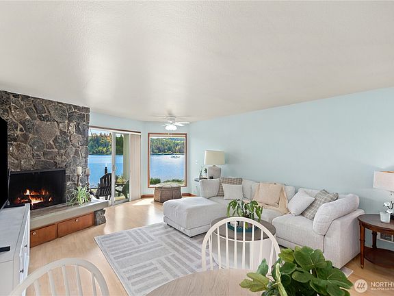 3rd image of 60 Admiralty Lane #325