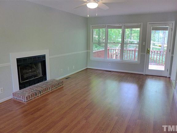 4th image of 611 Sand Ct