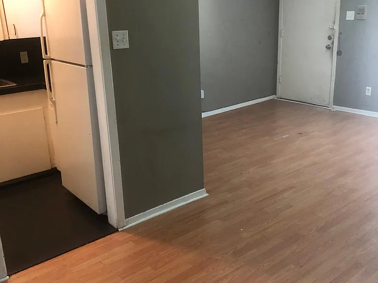 509 W Main St #5 — Photo 4