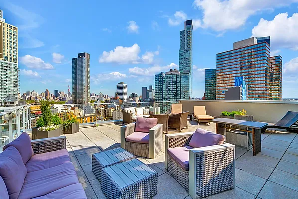 Sold by Nest Seekers International | media 20