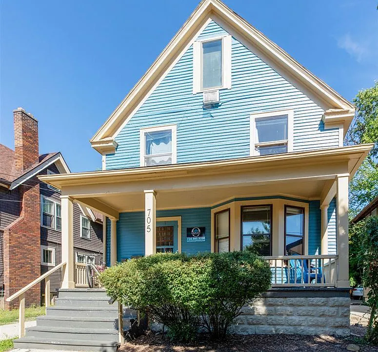 705 S Division St #2
