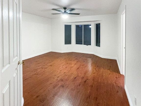 5th image of 3609 Deer Flats St
