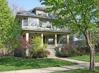 846 S Elmwood Ave, Oak Park, IL 60304