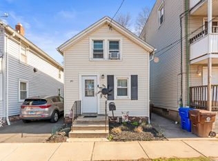 21 Portland St, Middletown, CT 06457
