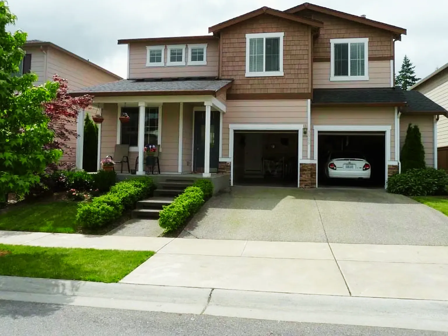 4 bed, 2.5 bath, 2512 sqft, $3,650 — Photo 1