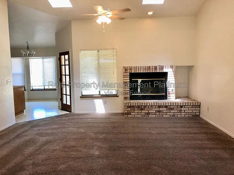 6425 N Arthur Ave — Photo 5