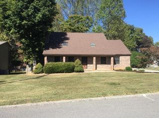 6621 Springer Dr, Knoxville, TN 37918