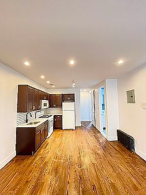 4th image of 1305 Herkimer St #1A