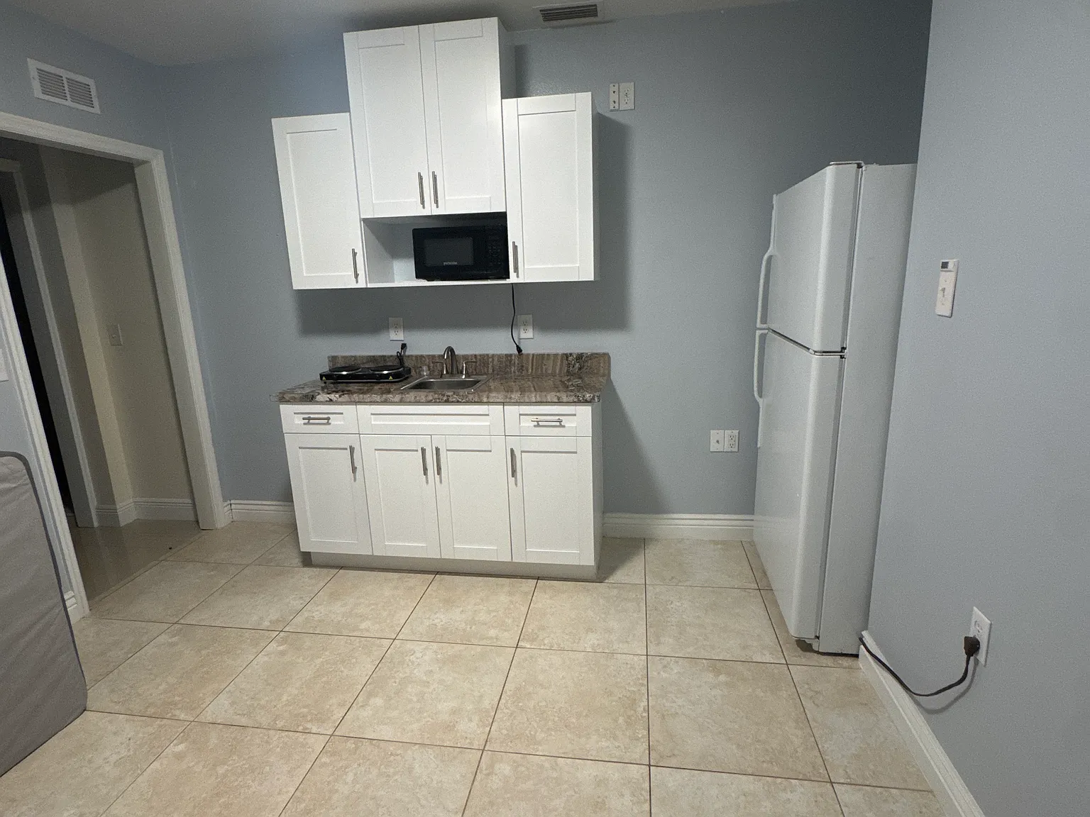 Studio, 1465 sqft, $1,000 — Photo 1