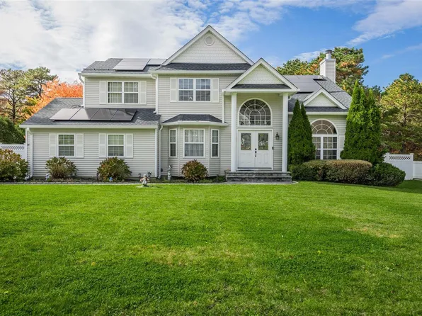 28 Summersweet Drive, Middle Island, NY 11953