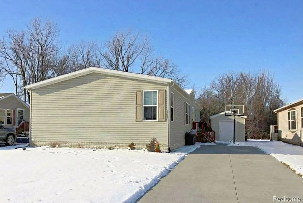 29400 Meadow Ln photo 1