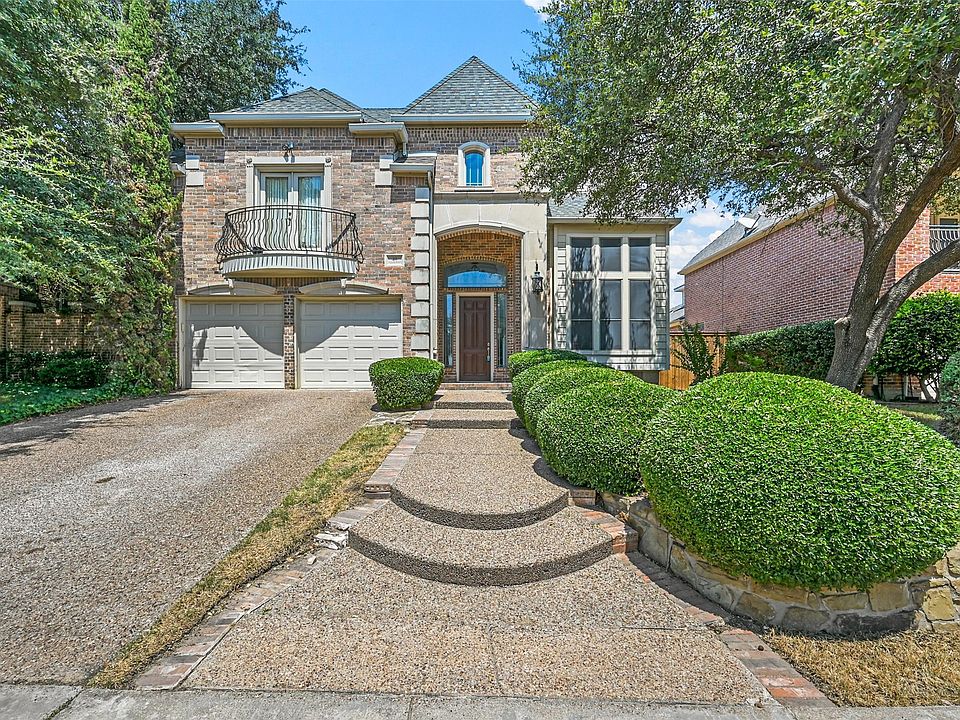 1st image of 40 Clear Pond Dr