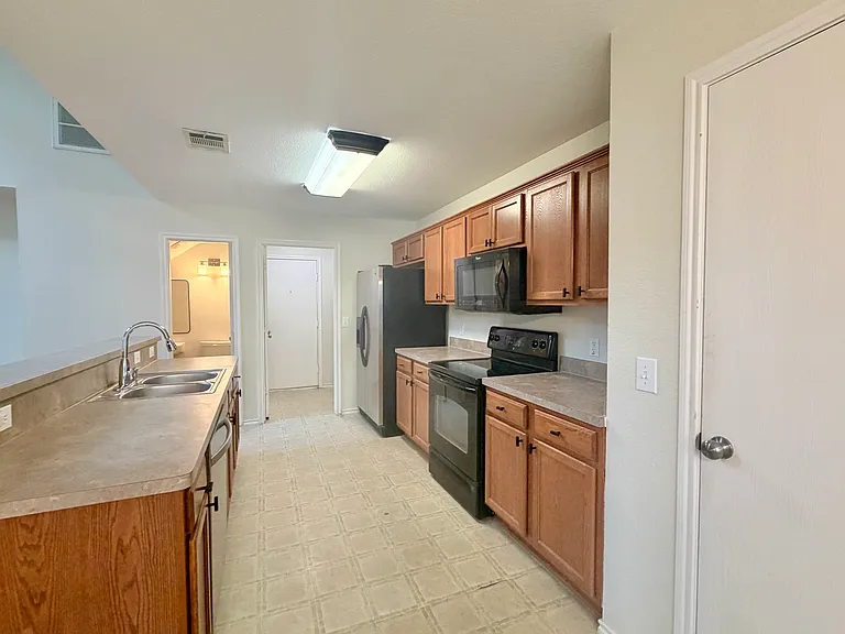 612 Fleming St — Photo 10