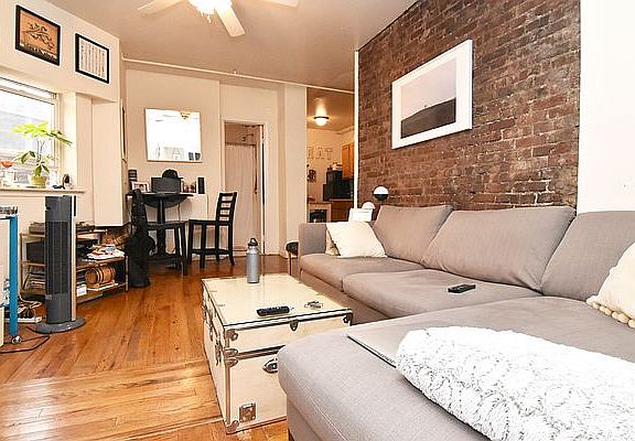 5th image of 104 E 4th St #B4
