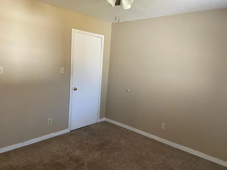59 Robin Ln — Photo 10