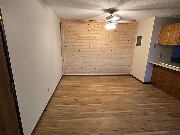 5th image of 139 Riverview Dr #302