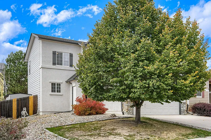 3 bed, 3.0 bath, 1436 sqft, $2,200 — Photo 4