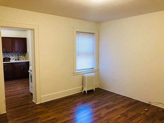 4th image of 68 Glen Cove Ave APT 4