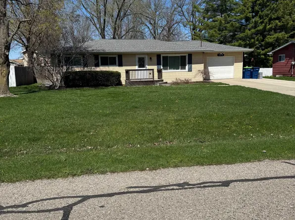 3870 S Hartford Dr, Saginaw, MI 48603
