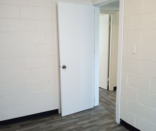 4th image of 2943 Schofield Ave