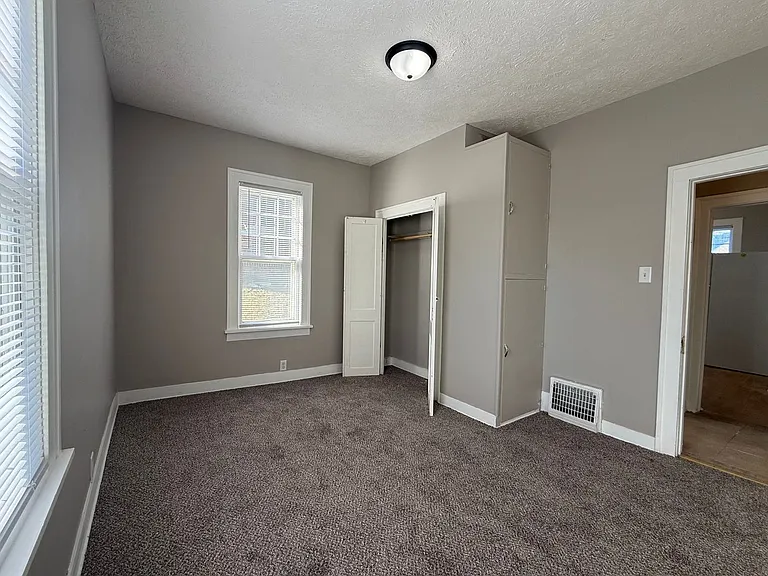140 Lincoln Ave — Photo 9