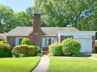 212 Edward Ct, West Hempstead, NY 11552