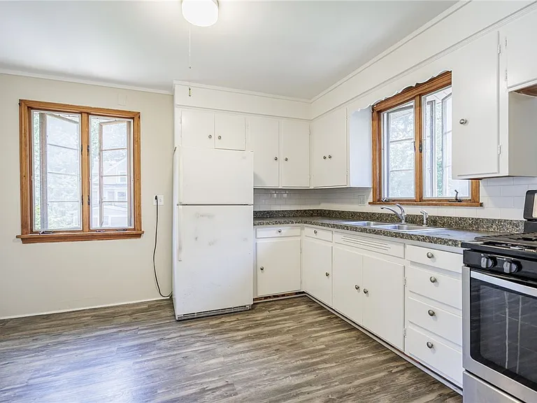 326 Barrington St #2 — Photo 9