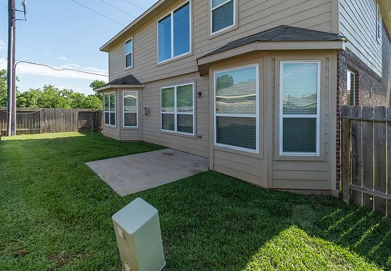 1043 Sarena Ct — Photo 5