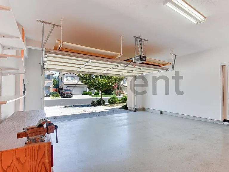 8018 Finchley Ct — Photo 36
