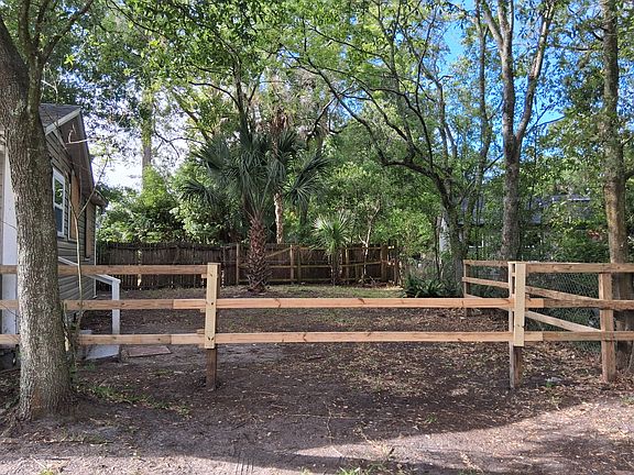 2nd image of 2904 Moncrief Rd